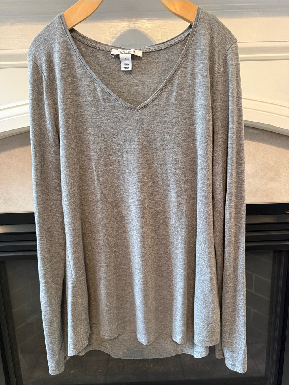 White House Black Market Heather Gray V-Neck Long Sleeve Tee